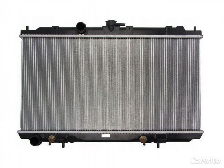 Радиатор охлаждения Nissan Primera P12