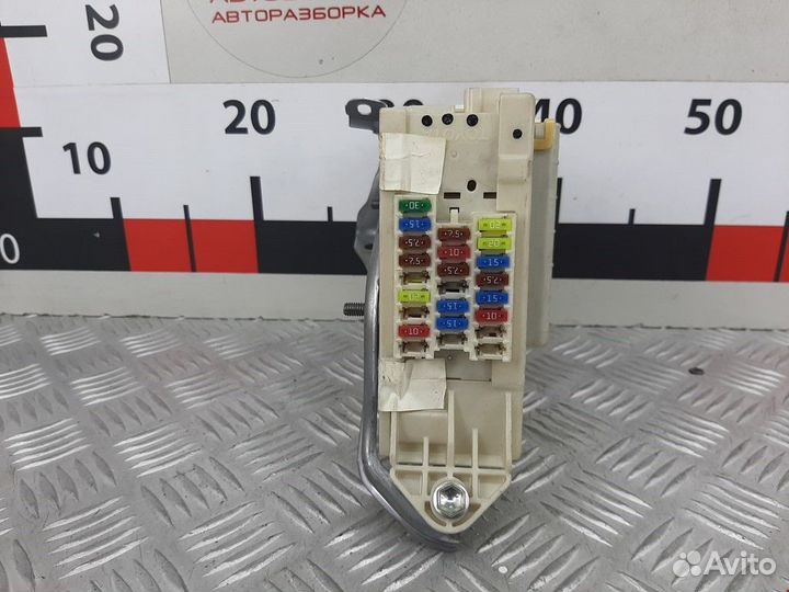 Блок предохранителей Lexus IS 2 (XE20) 2006