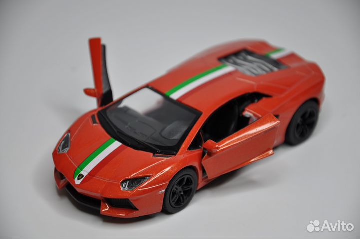 Модель автомобиля Lamborghini Aventador LP металл