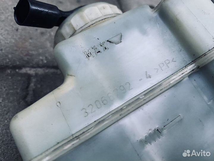 Бачок главного тормозного цилиндра BMW e38 e39