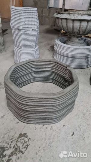 Бетонные вазоны