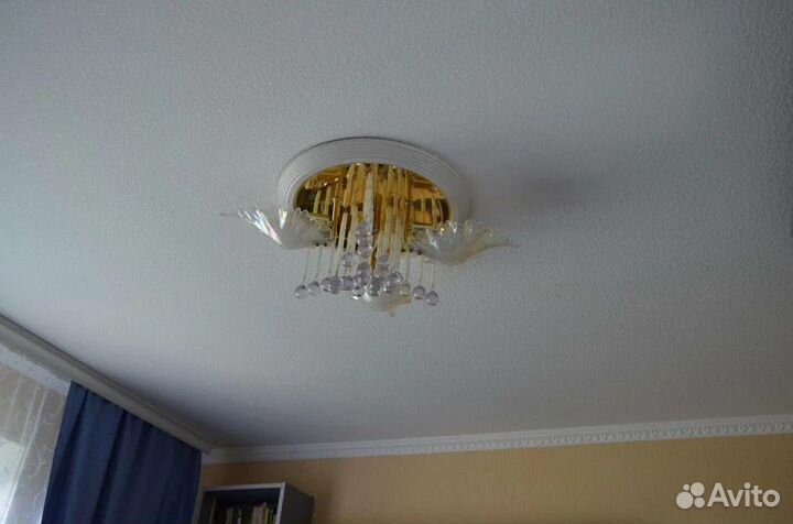 Люстра потолочная, в хорошем состоянии