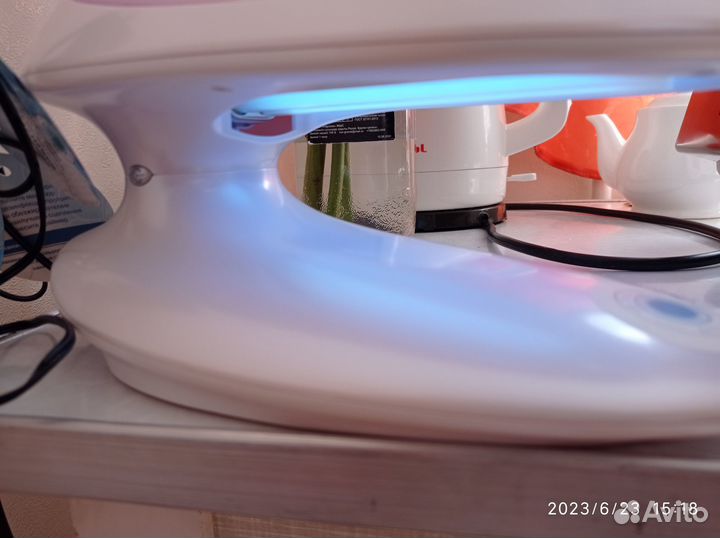 Продам уф-лампу для гель-лаков