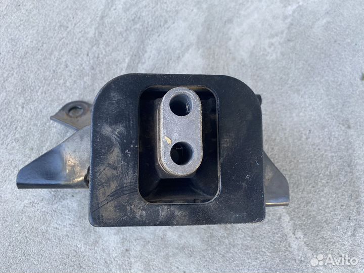 Подушка АКПП левая Solaris 2, Rio 4 21830-H5100