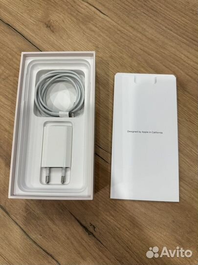 Телефон iPhone 8 plus 64 g