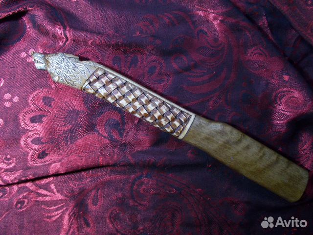 Топорище резное,волчара с плетёнкой