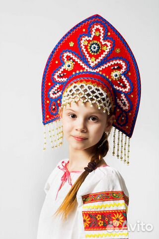 Кокошники Анна и русско народная одежда