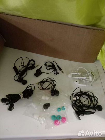 Зарядное, адаптер, тюльпаны