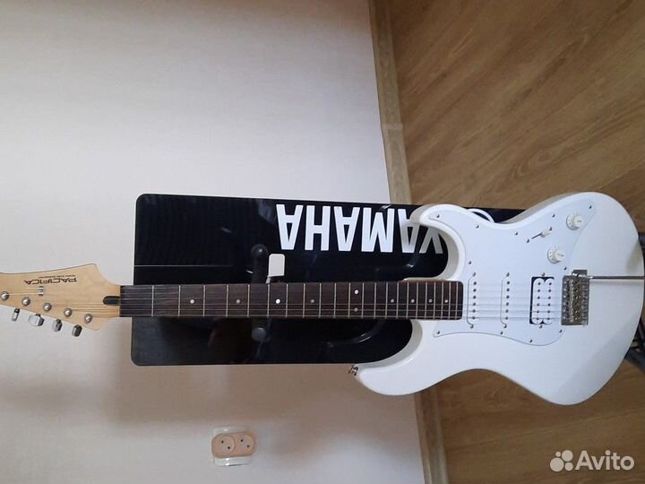 Электрогитара