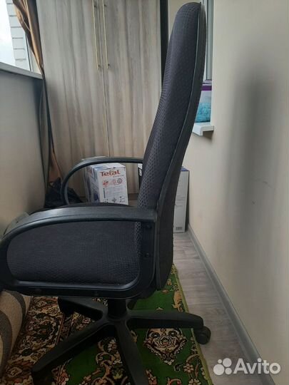 Офисное кресло руководителя бу