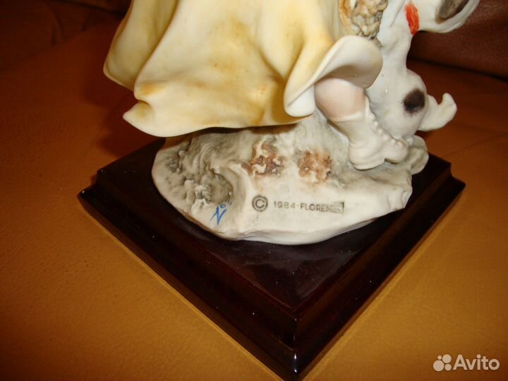 Статуэтка G Armani Каподимонте Девочка с котенком