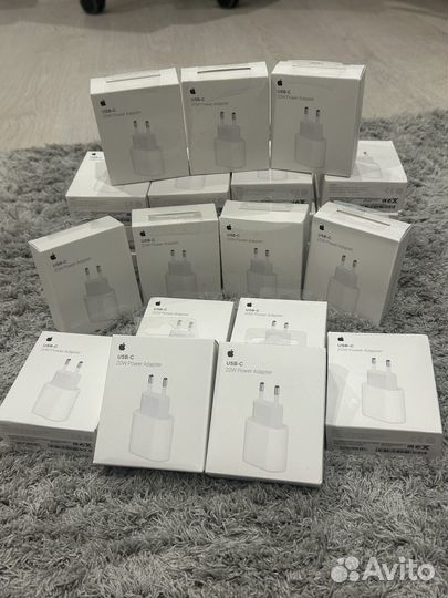 Зарядный блок iPhone