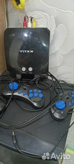 Игровая приставка Titan