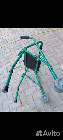 Ходунки складные с сидушкой на колесиках
