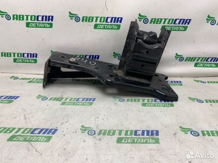 Кронштейн усилителя бампера передний левый Opel