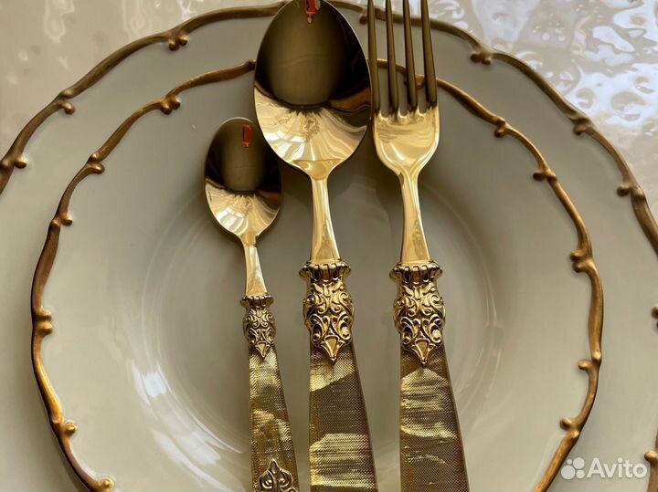 Набор столовых приборов на 12 персон новые