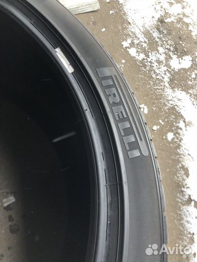 Pirelli P Zero PZ4 325/30 R23