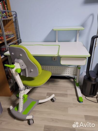 Растущая парта и стул бу
