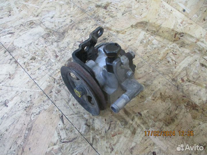 Насос гура Хендай Акцент 1,5 16кл. G4EC