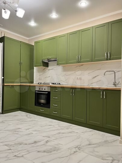 2-к. квартира, 57 м², 4/18 эт.