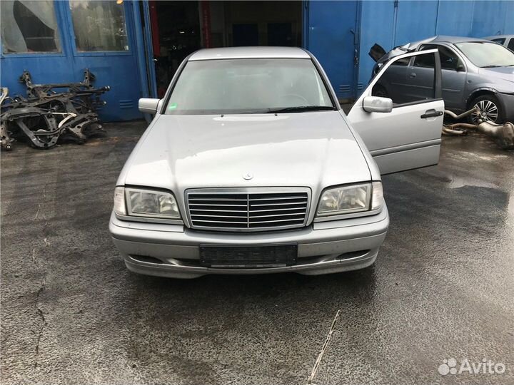 Разбор на запчасти Mercedes C W202