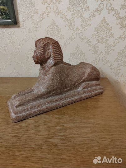 Статуя сфинкса