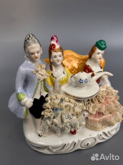 Фарфоровая статуэтка