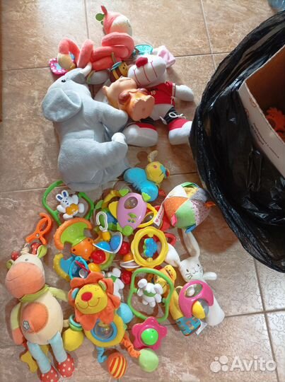 Отдам игрушки для малышей