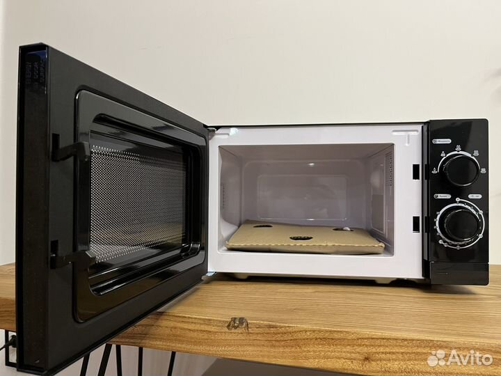 Микроволновая печь hyundai новая