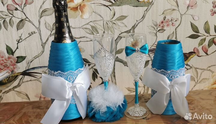 Свадебные бокалы и украшение на бутылку