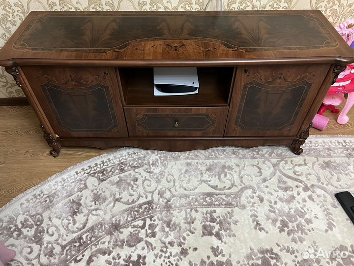 Тумба под телевизор