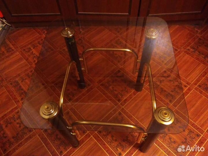 Журнальный столик стеклянный