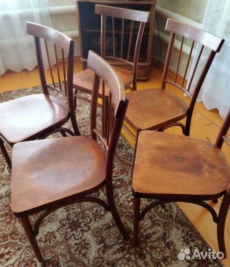 Стул деревянный