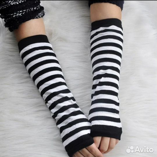 Длинные перчатки без пальцев