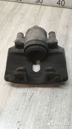 Б/У Суппорт тормозной передний левый#002