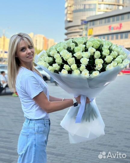 Белые Розы с доставкой / 101роза 70см доставка