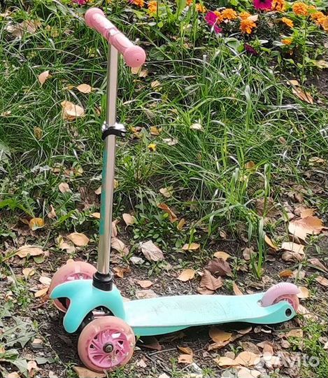 Самокат со светящимися колесами