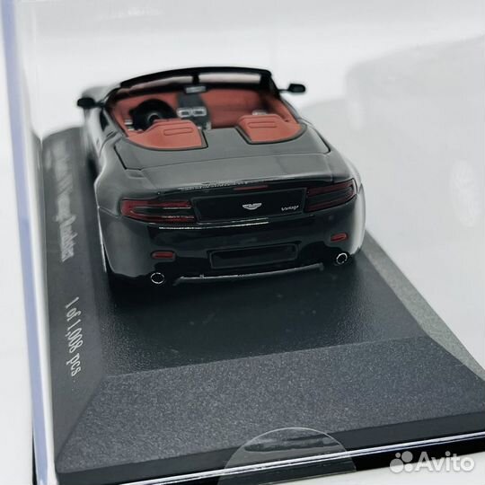 Aston Martin V8 Vantage Minichamps 1:43