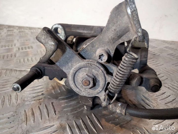 Суппорт задний правый Опель Астра J