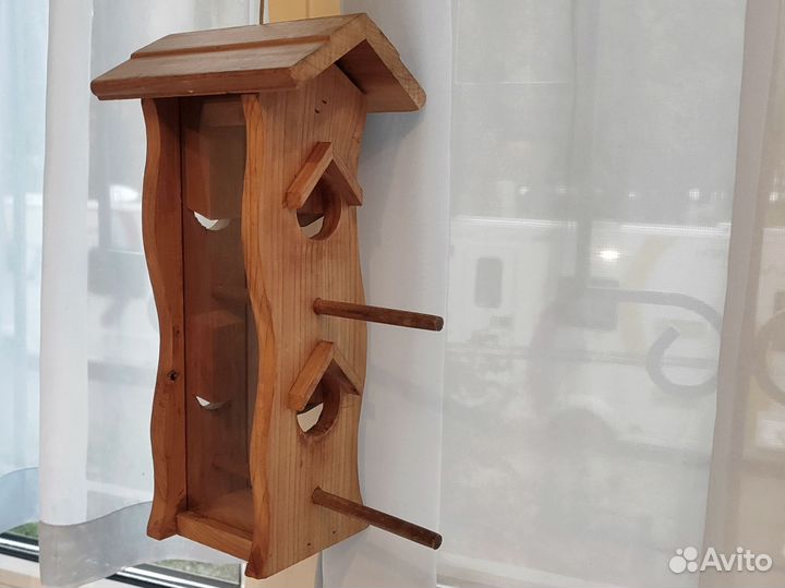 Экологичная кормушка для птиц из дерева