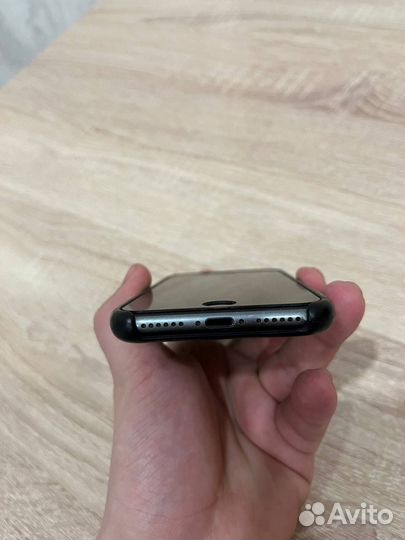 iPhone 8, 256 ГБ