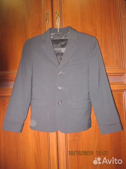 Продаю пиджак на мальчика