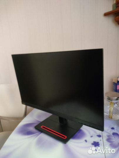 Монитор lenovo