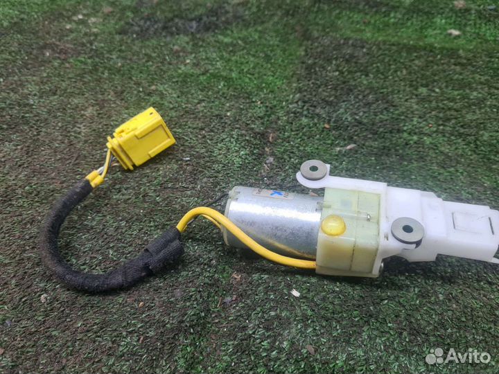 Регулятор высоты переднего ремня Vag Touareg 7L