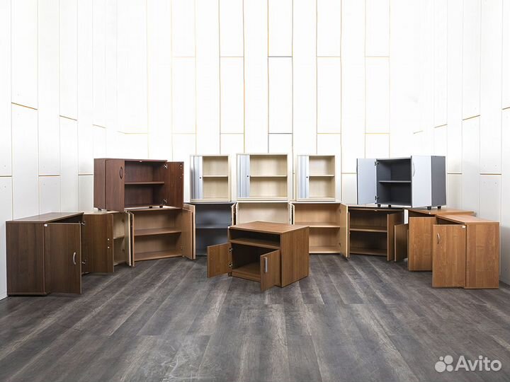 Тумба офисная для оргтехники с дверцами
