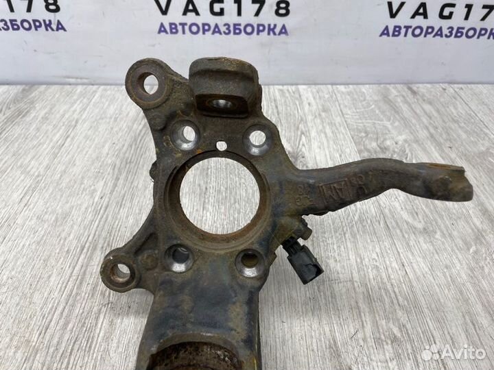 Кулак поворотный передний левый Skoda Superb cdva