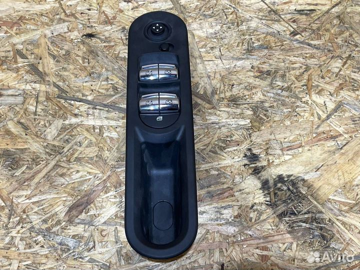 Блок управления стеклоподъемниками передней левой