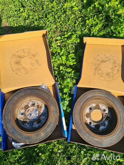 Диски тормозные задние Kia Rio 3 Hyundai Solaris 1