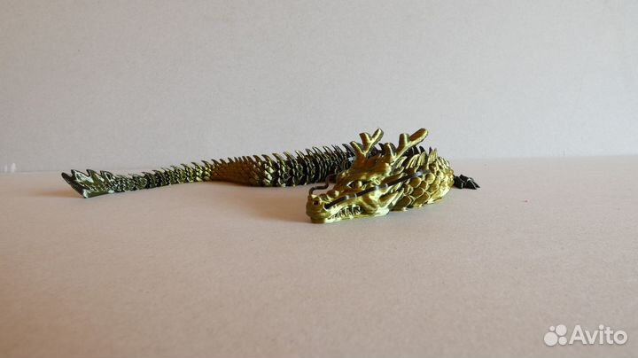 Китайский дракон подвижный (черное золото)