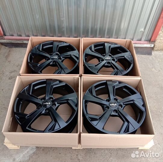Диски R18 на KIA Sportage Cerato Sorento